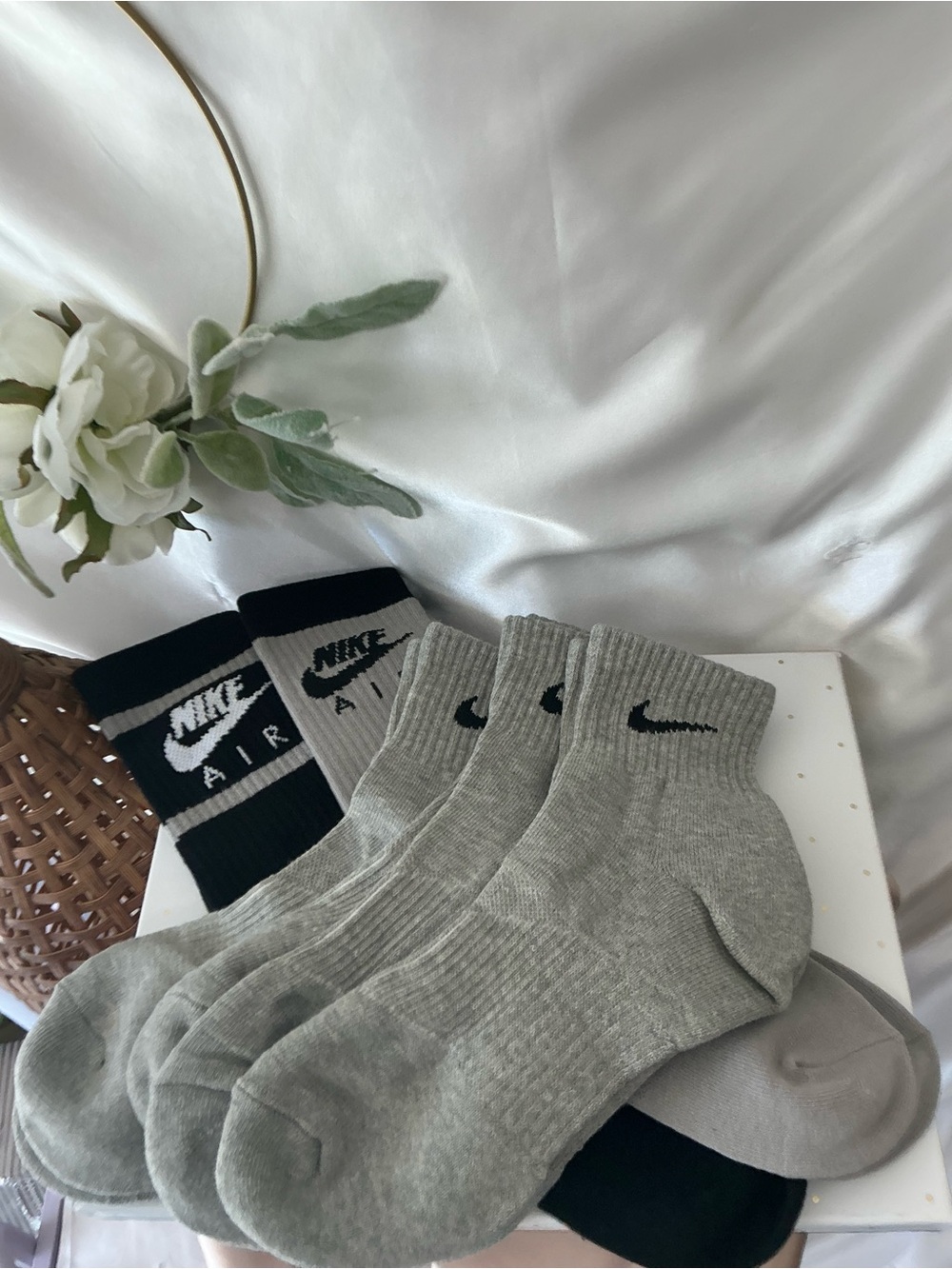 NWOT Nike Men's Grey and Black Athletic Socks - 5-Pack Crew M (2) Quarter L (3)